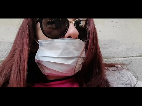 ❤️ Nicoletta es venja del seu veí i fa pipí al seu garatge (Quarentena italiana especial Covid19) ❤️❌ Sexe a nosaltres ❌️❤